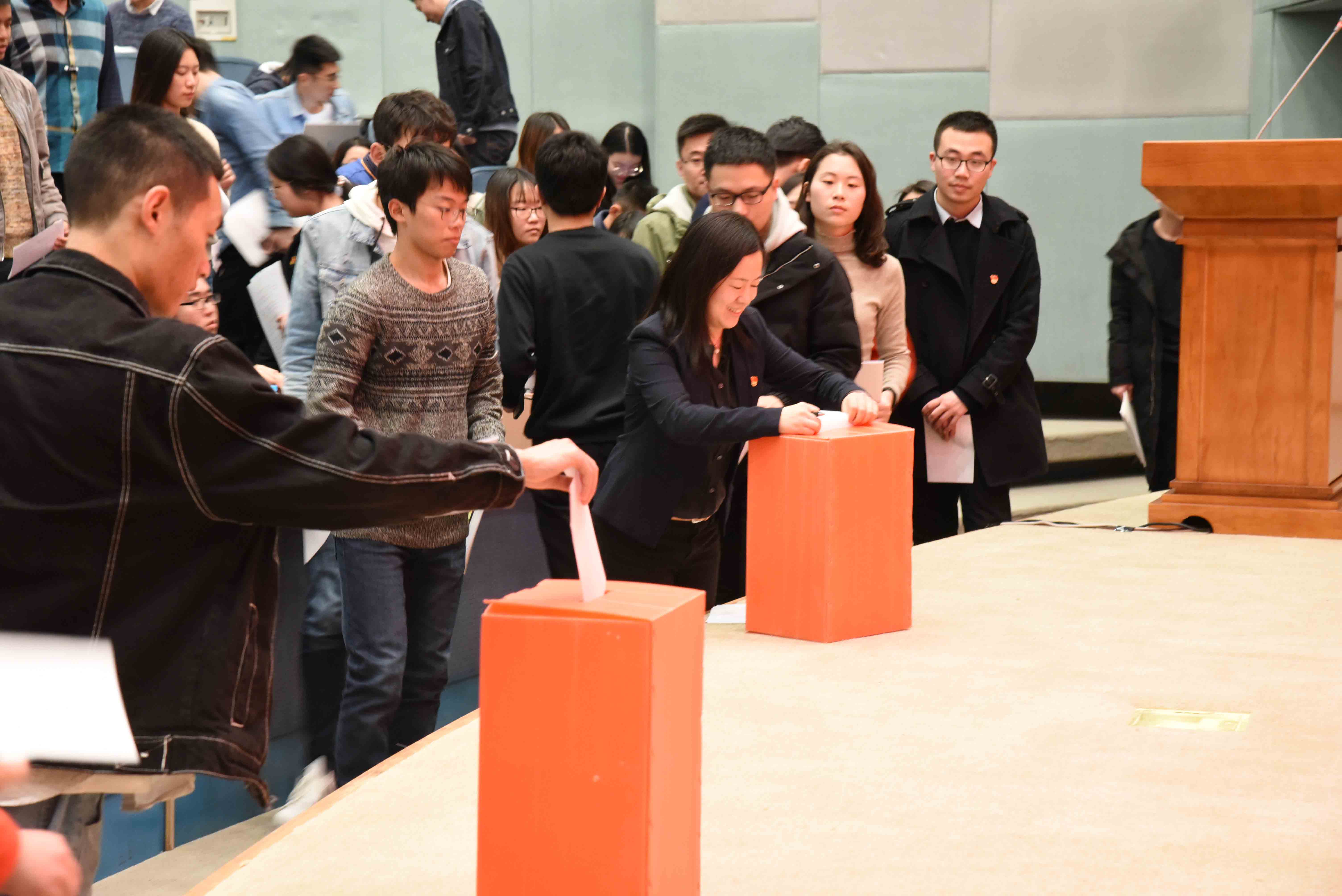 http://www.econ.fudan.edu.cn/dofiles/img/20190408144322594.jpg