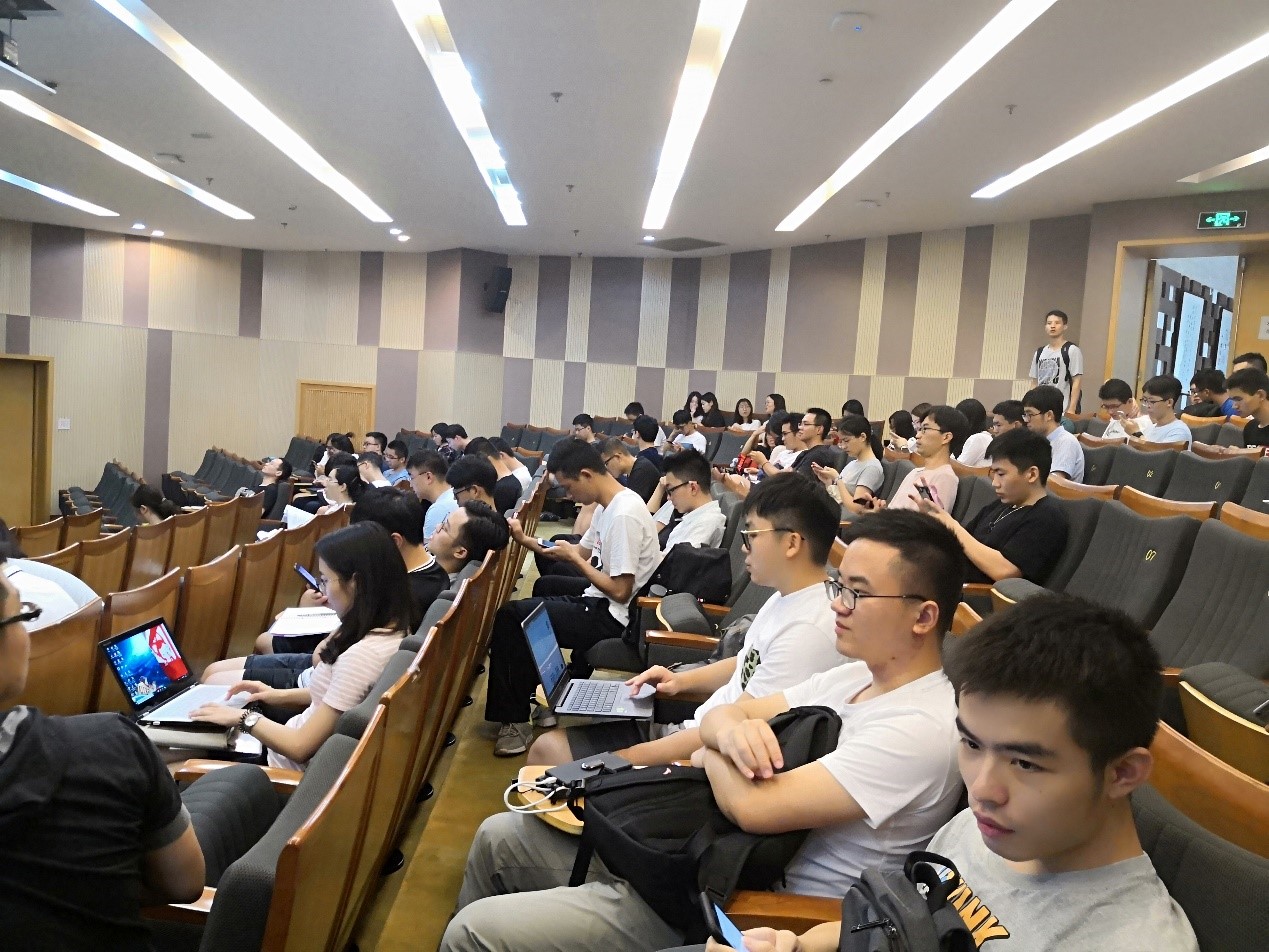 http://www.econ.fudan.edu.cn/dofiles/img/20180907223237318.jpg